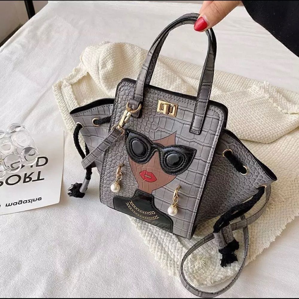 Lady In Grey Handbag - Picture 2 of 16